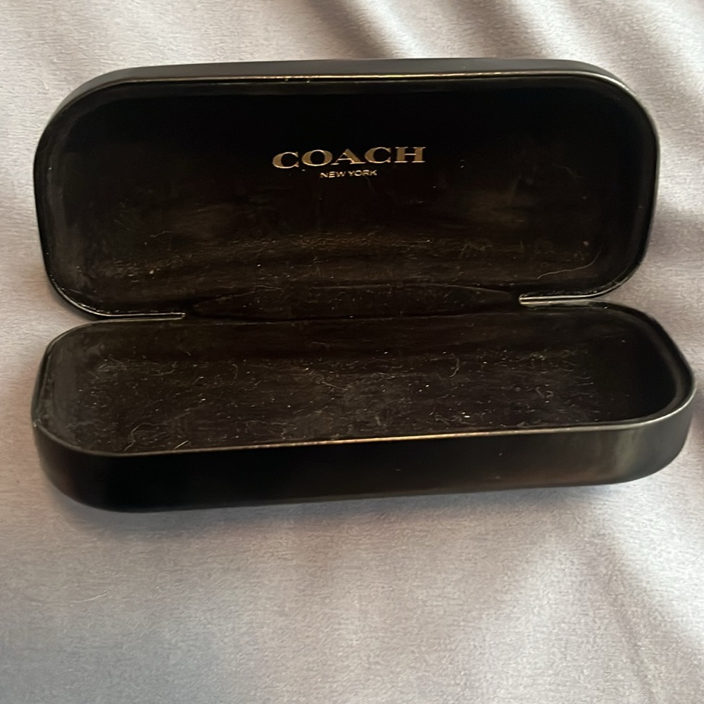 Coach sunglass carrying case - Picture 2 of 3